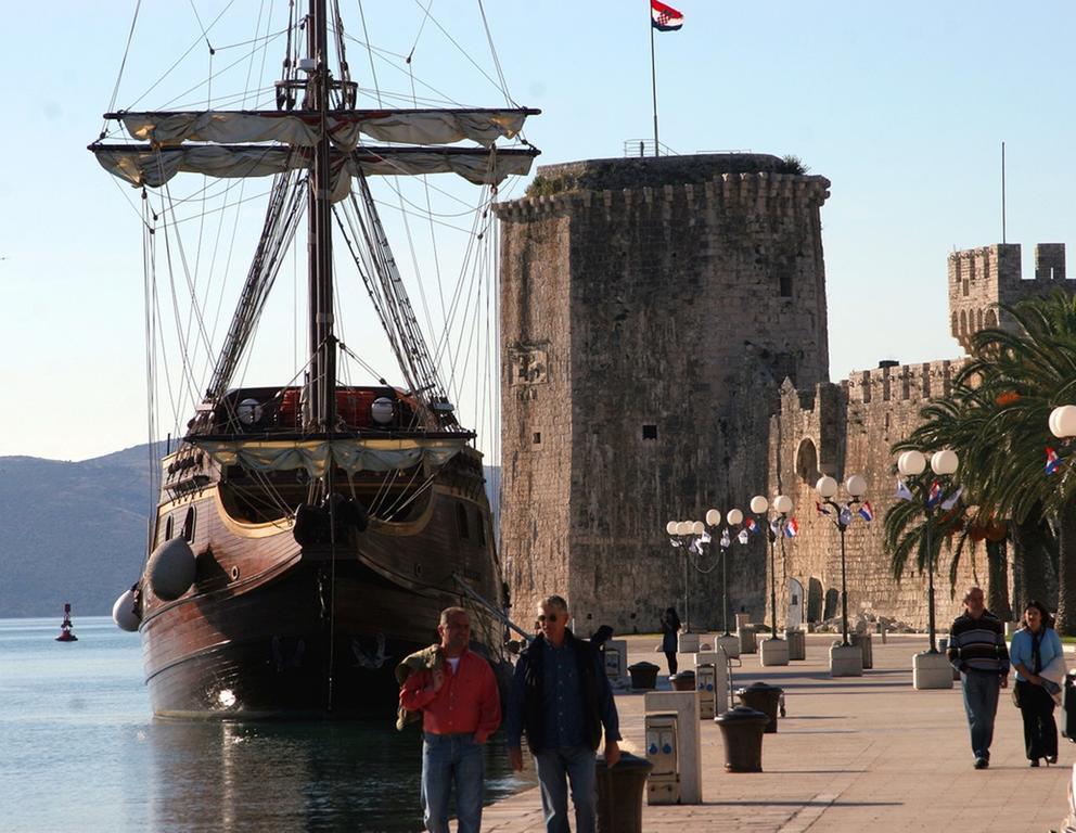 Dimora Picco Bello Trogir Exterior foto